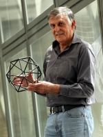 הרצאה של פרופ' דן שכטמן - זוכה פרס נובל לכימיה